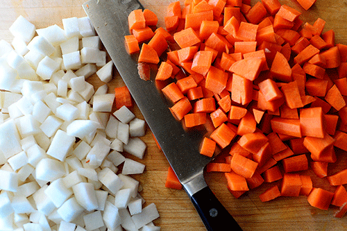 Những loại rau màu đỏ có đầy đủ beta-carotene là rất cần thiết trong thời kỳ cho con bú
