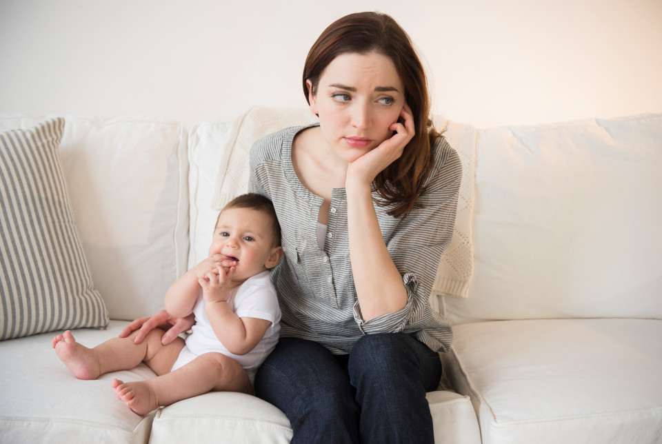 Người mẹ thiếu chất dinh dưỡng hay stress cũng rất dễ dẫn đến suy nhược cơ thể