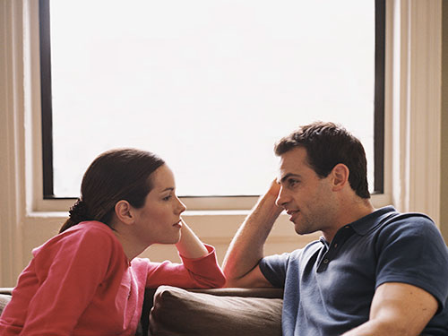 Chia sẻ áp lưc cùng chồng là một cách để giảm stress