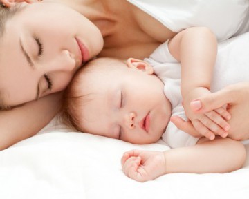 Hướng dẫn mẹ cách tắm gội sau sinh đúng cách và an toàn cho sức khỏe