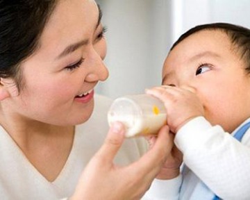 Mách nhỏ mẹo vắt và bảo quản sữa mẹ đúng cách